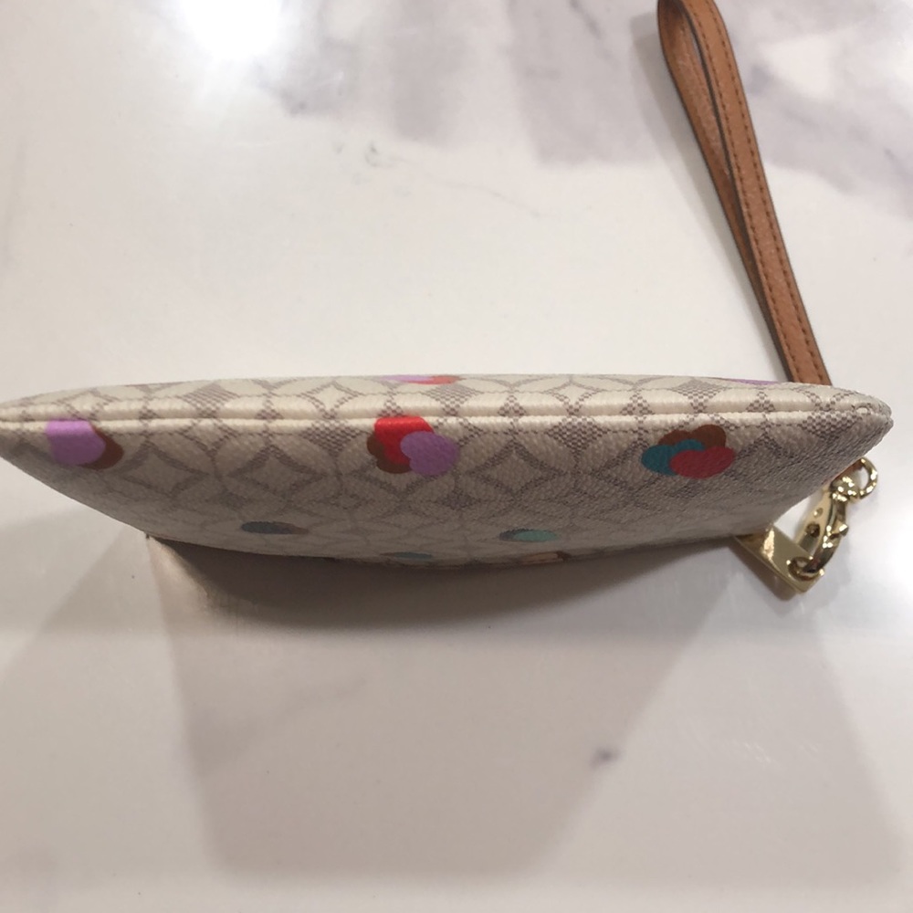 Fossil Heart Pattern Wristlet - image 3